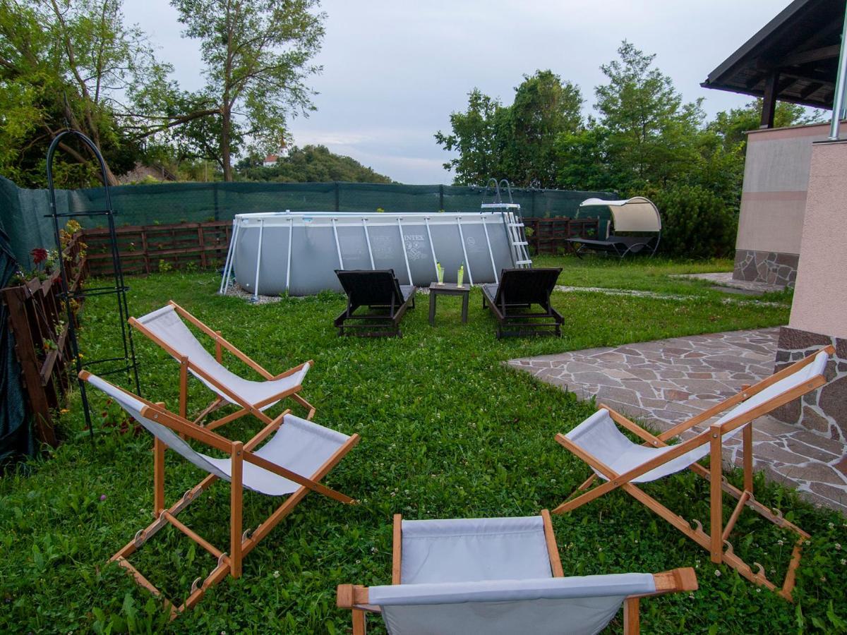 Holiday House Zarja - With Sauna And Hot Tub Bizeljsko ภายนอก รูปภาพ