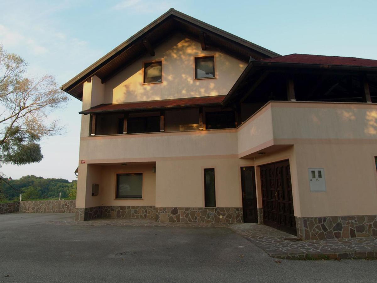 Holiday House Zarja - With Sauna And Hot Tub Bizeljsko ภายนอก รูปภาพ